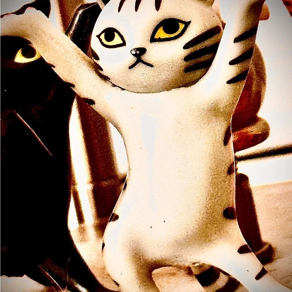 Set of FIVE FELINE FIGURES!
